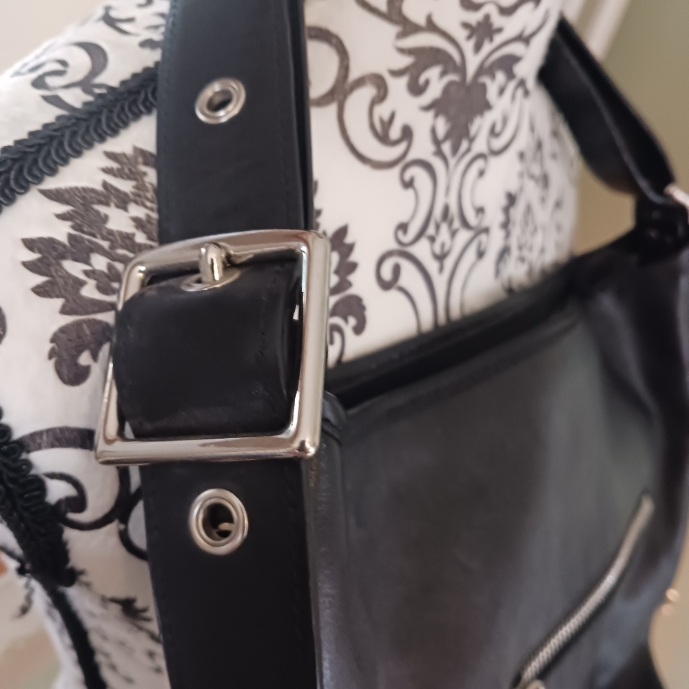 Coach leather purse - Picture 3 of 8